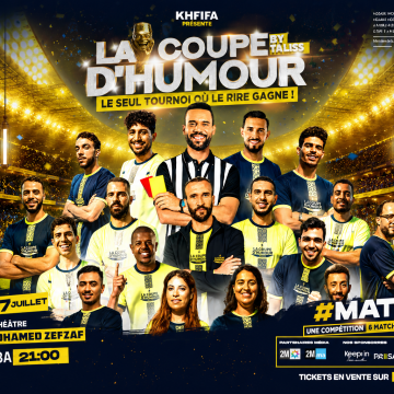 ChatGPT Image Jul 22, 2026 at 11_32_44 AM « COUPE D’HUMOUR » par Taliss : quand le football devient un terrain de comédie