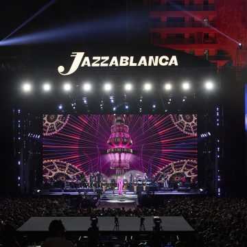 Jazza2026_Robbie Williams_Festivaliers_scène Casa Anfa0Q3A1539 Concert: Robbie Williams met Jazzablanca en orbite
