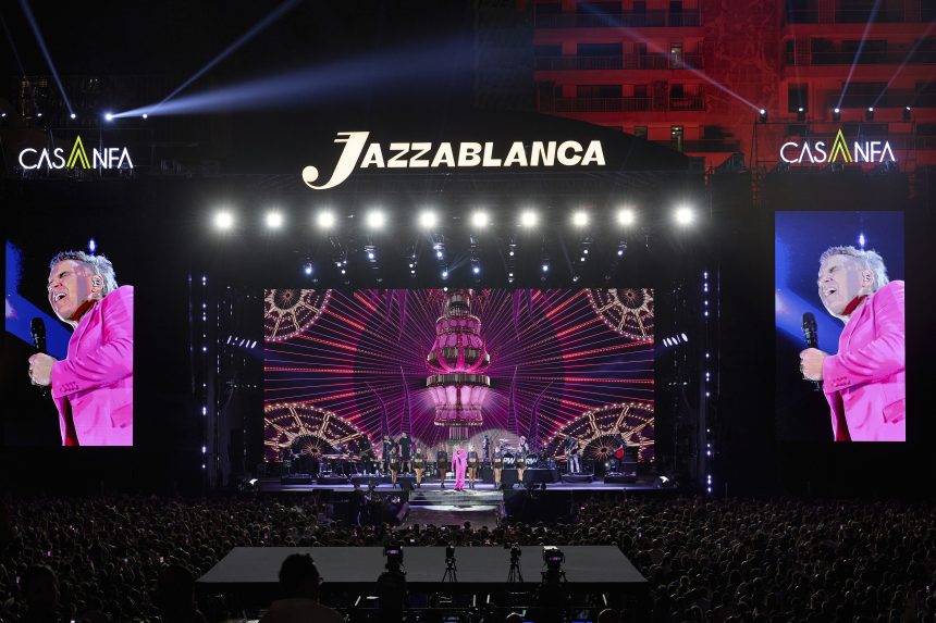 Jazza2026_Robbie Williams_Festivaliers_scène Casa Anfa0Q3A1539 Concert: Robbie Williams met Jazzablanca en orbite